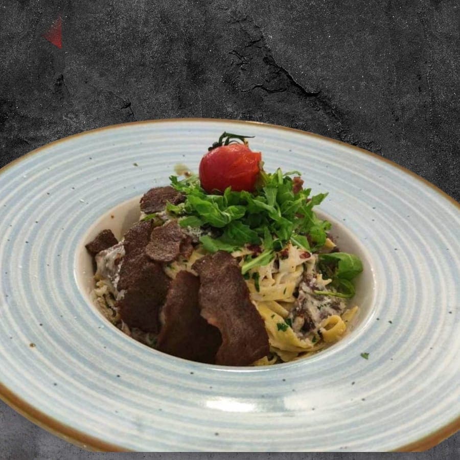 Marha hátszínes szarvasgombakrémes tagliatelle